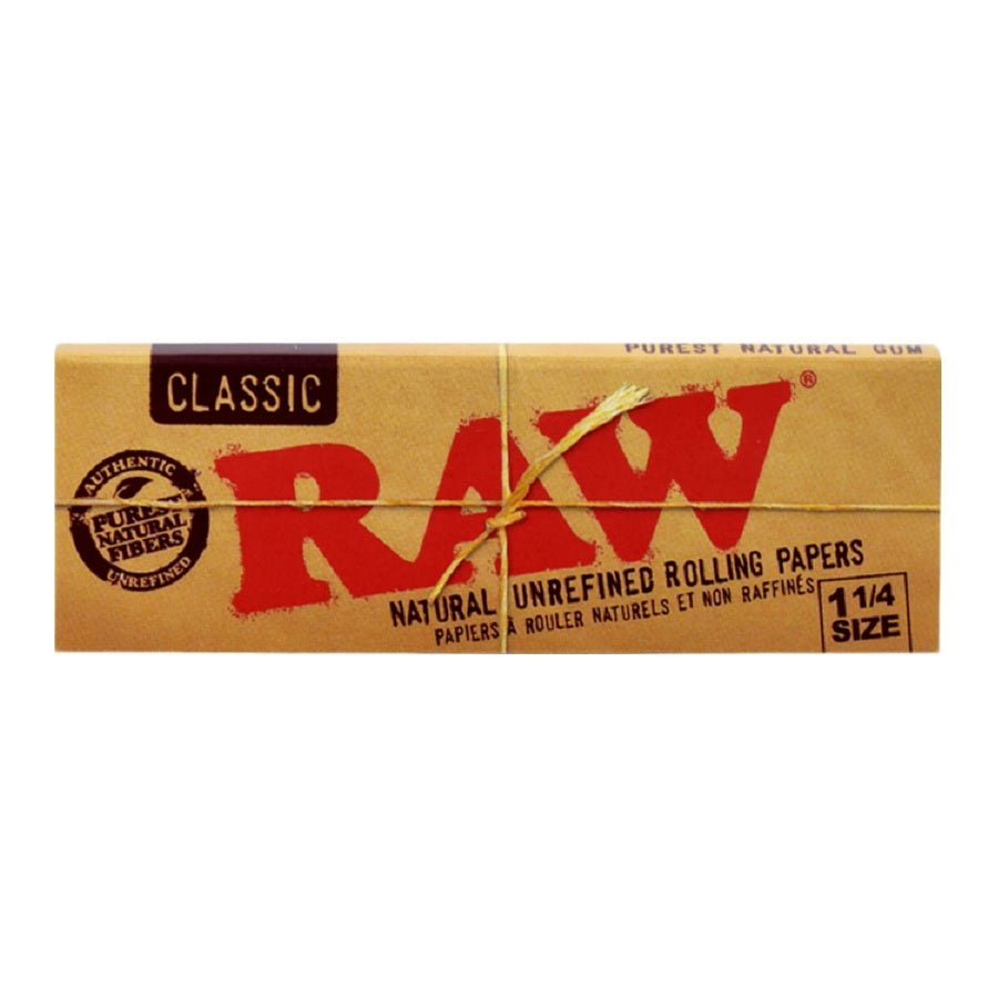 raw-classics-1-14-rolling-papers_1bf0bcf9-f9bb-4a8c-a3c5-51b6aeedb9d0.jpg RAW Rolling Papers - Classic 1¼ Size